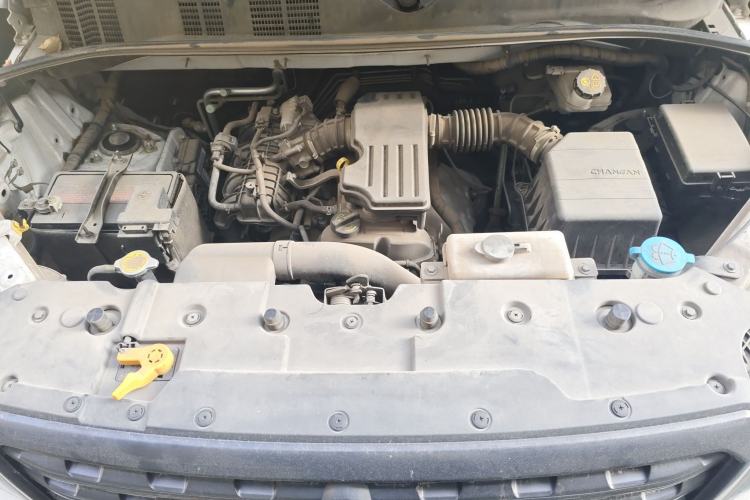 Used CHANGAN OSHAN X70A 2019 1.5L Manual Basic Version China VI Standard Engine Bay