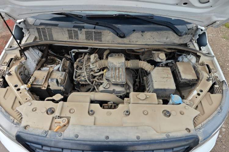 Used CHANGAN OSHAN X70A 2019 1.5L Manual Basic Version China VI Standard Engine Bay