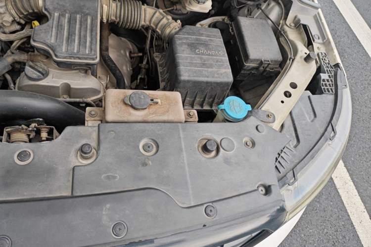 Used CHANGAN OSHAN X70A 2019 1.5L Manual Basic Version China VI Standard Engine Bay Left