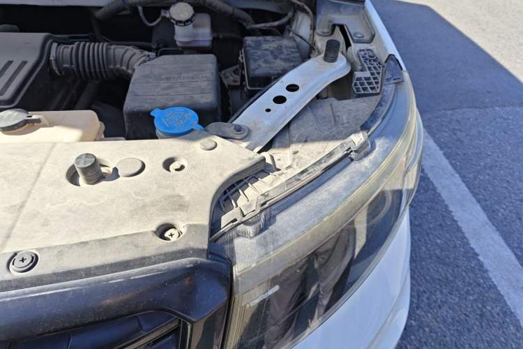 Used CHANGAN OSHAN X70A 2019 1.5L Manual Basic Version China VI Standard Engine Bay Left