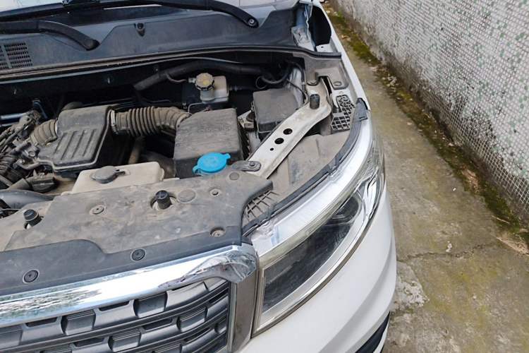 Used CHANGAN OSHAN X70A 2019 1.5L Manual Comfort Model China VI Standard Engine Bay Left
