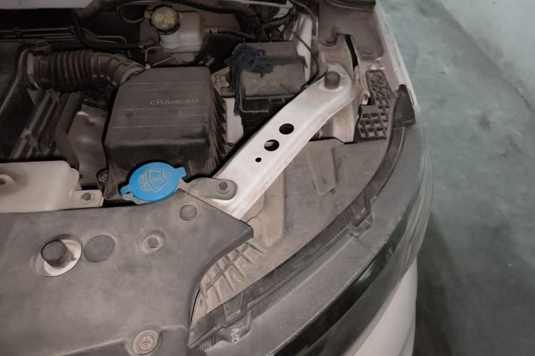 Used CHANGAN OSHAN X70A 2019 1.5L Manual Basic Version China VI Standard Engine Bay Left