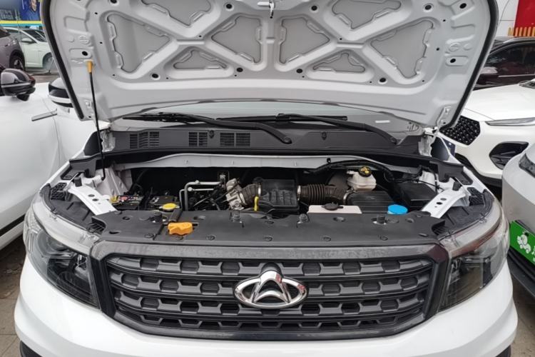 Used CHANGAN OSHAN X70A 2019 1.5L Manual Basic Version China VI Standard Engine Bay