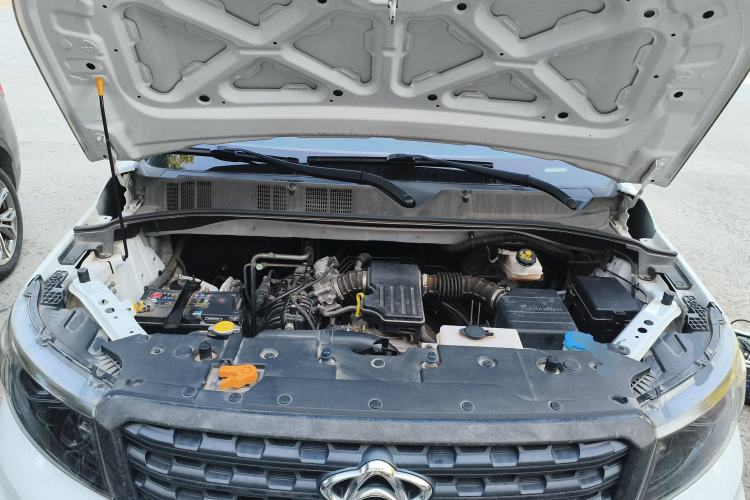 Used CHANGAN OSHAN X70A 2019 1.5L Manual Basic Version China VI Standard Engine Bay