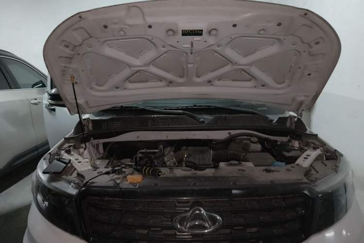 Used CHANGAN OSHAN X70A 2019 1.5L Manual Basic Version China VI Standard Engine Bay