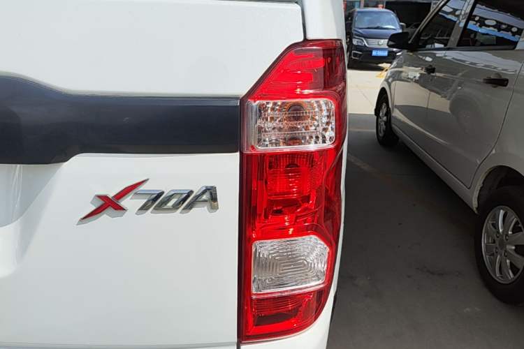 Used CHANGAN OSHAN X70A 2019 1.5L Manual Basic Version China VI Standard Exterior 3