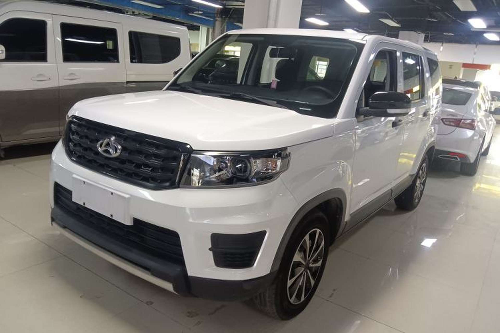 Used CHANGAN OSHAN X70A 2019 1.5L Manual Basic Version China VI Standard Front Left 45 Deg