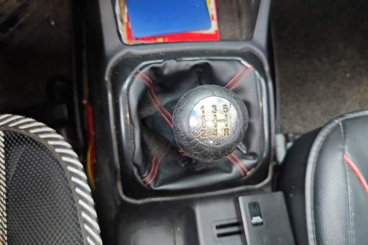 Used CHANGAN OSHAN X70A 2019 1.5L Manual Basic Version China VI Standard Gear Lever