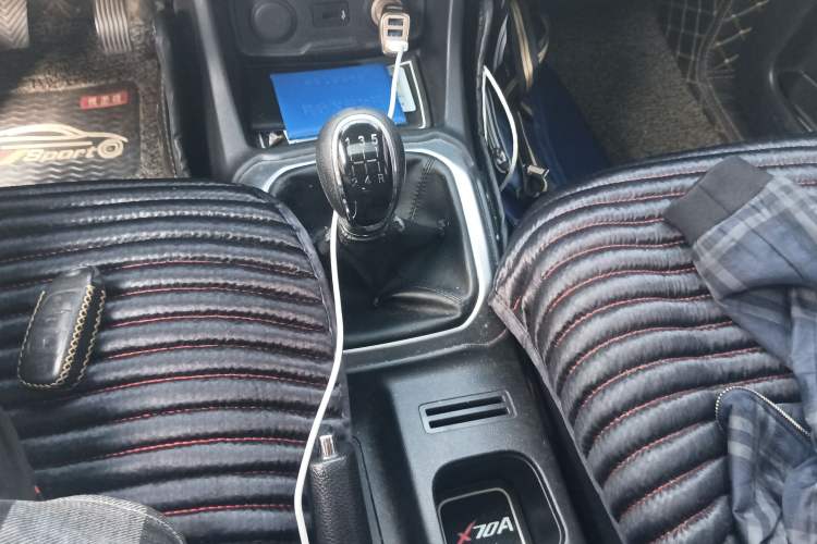 Used CHANGAN OSHAN X70A 2019 1.5L Manual Luxury Model China VI Standard Gear Lever