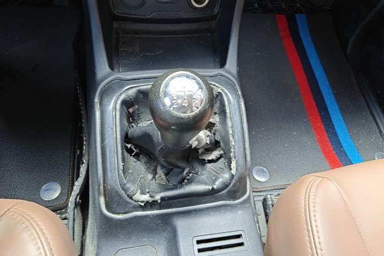 Used CHANGAN OSHAN X70A 2019 1.5L Manual Basic Version China VI Standard Gear Lever