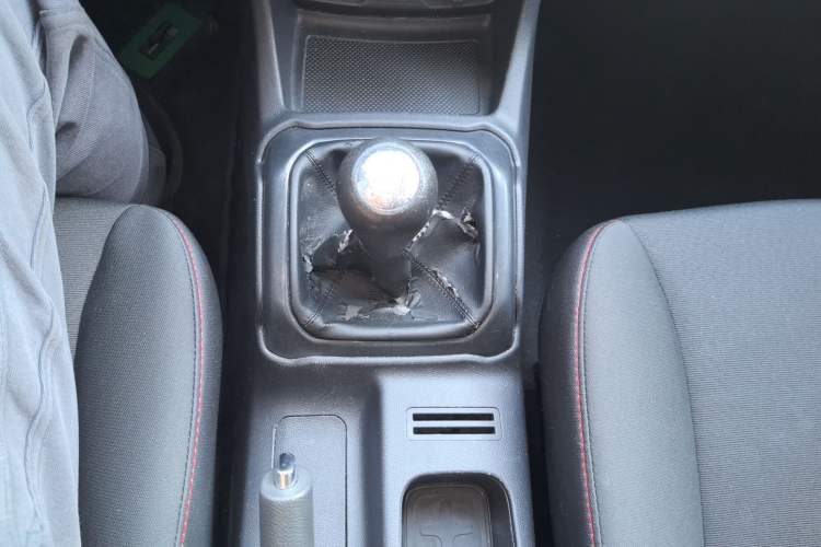 Used CHANGAN OSHAN X70A 2019 1.5L Manual Basic Version China VI Standard Gear Lever