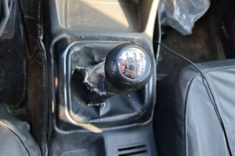 Used CHANGAN OSHAN X70A 2019 1.5L Manual Comfort Model China VI Standard Gear Lever