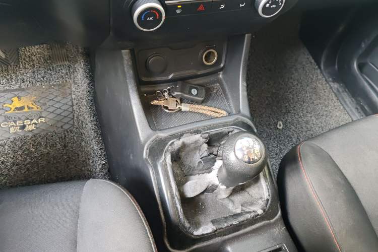 Used CHANGAN OSHAN X70A 2019 1.5L Manual Basic Version China VI Standard Gear Lever