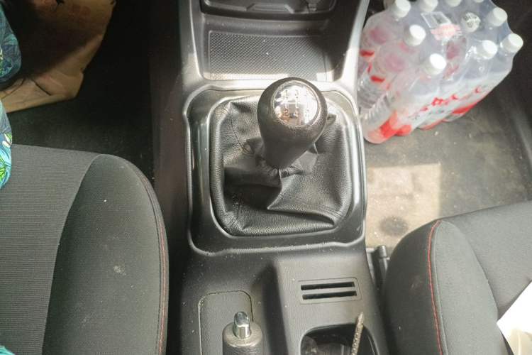 Used CHANGAN OSHAN X70A 2019 1.5L Manual Basic Version China VI Standard Gear Lever