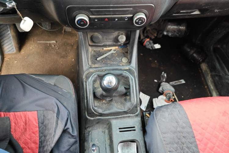 Used CHANGAN OSHAN X70A 2019 1.5L Manual Basic Version China VI Standard Gear Lever