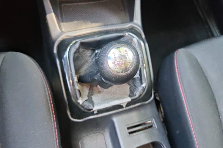 Used CHANGAN OSHAN X70A 2019 1.5L Manual Basic Version China VI Standard Gear Lever