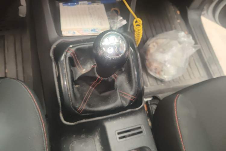 Used CHANGAN OSHAN X70A 2019 1.5L Manual Basic Version China VI Standard Gear Lever