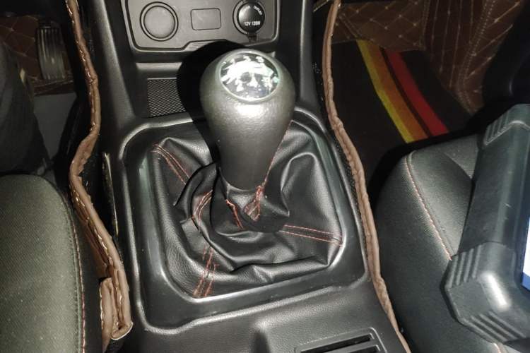 Used CHANGAN OSHAN X70A 2019 1.5L Manual Basic Version China VI Standard Gear Lever