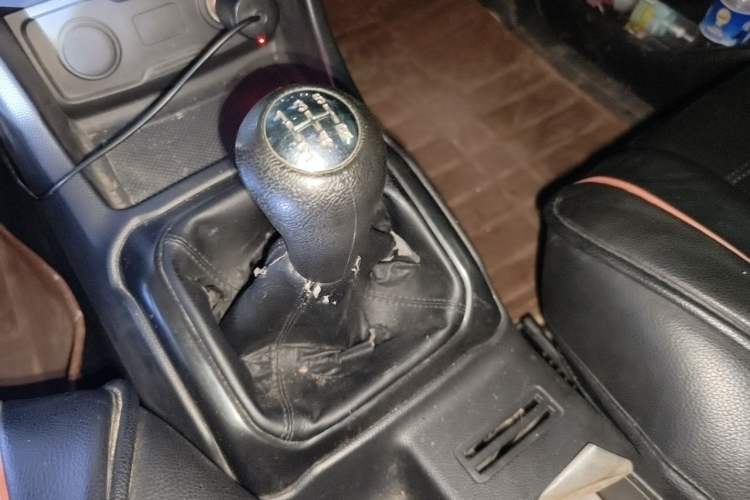 Used CHANGAN OSHAN X70A 2019 1.5L Manual Basic Version China VI Standard Gear Lever