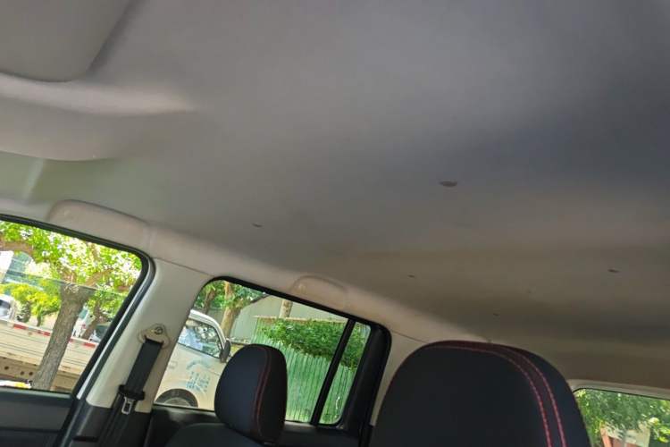Used CHANGAN OSHAN X70A 2019 1.5L Manual Basic Version China VI Standard Headliner