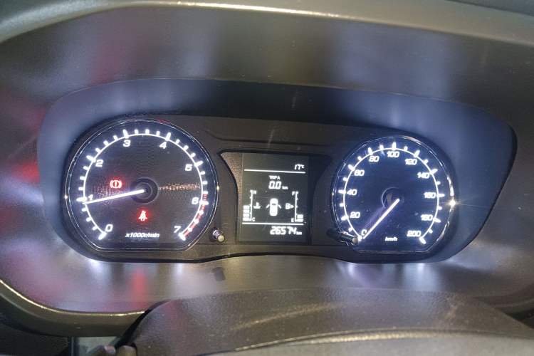 Used CHANGAN OSHAN X70A 2019 1.5L Manual Basic Version China VI Standard Instrument Cluster