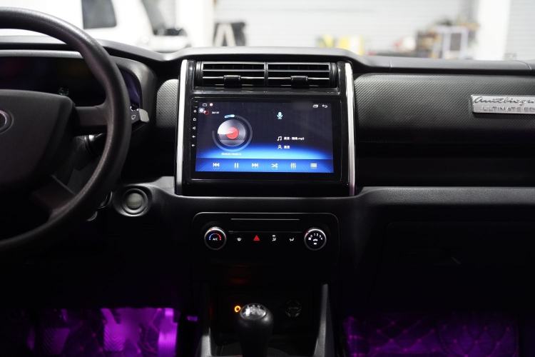 Used CHANGAN OSHAN X70A 2019 1.5L Manual Basic Version China VI Standard Interior 1