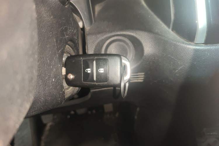 Used CHANGAN OSHAN X70A 2019 1.5L Manual Basic Version China VI Standard Interior 1