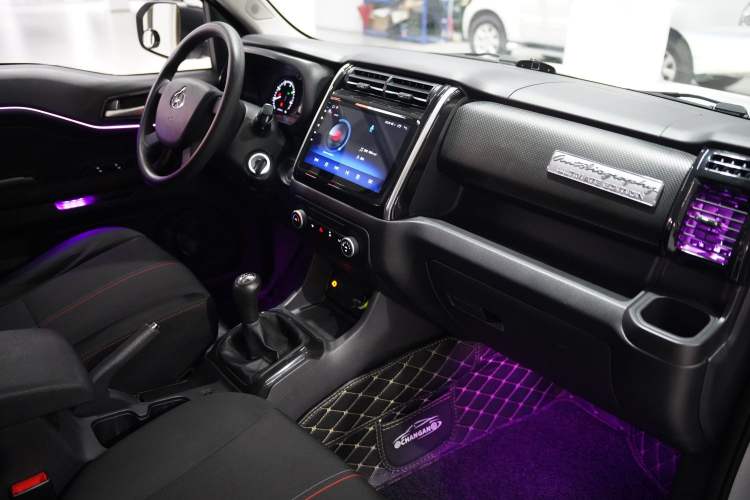 Used CHANGAN OSHAN X70A 2019 1.5L Manual Basic Version China VI Standard Interior 14