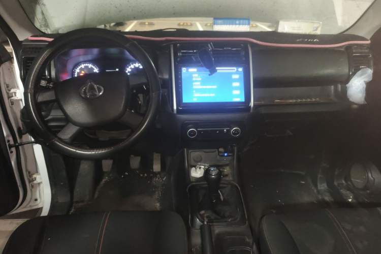 Used CHANGAN OSHAN X70A 2019 1.5L Manual Basic Version China VI Standard Interior 2