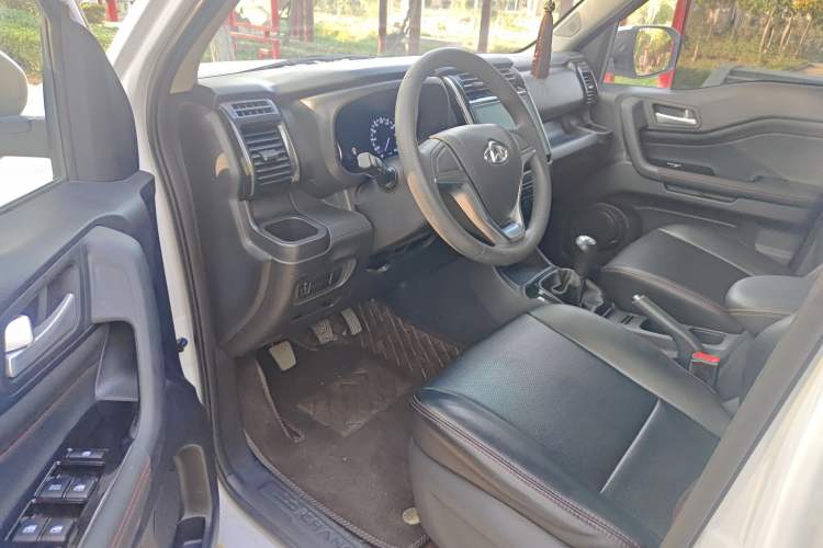 Used CHANGAN OSHAN X70A 2019 1.5L Manual Standard Version China VI Interior 2