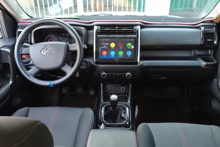 Used CHANGAN OSHAN X70A 2019 1.5L Manual Basic Version China VI Standard Interior 2