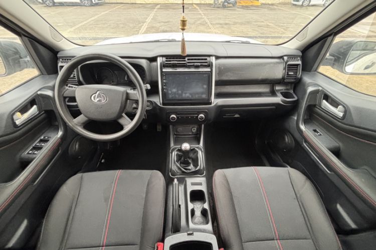 Used CHANGAN OSHAN X70A 2019 1.5L Manual Basic Version China VI Standard Interior 2