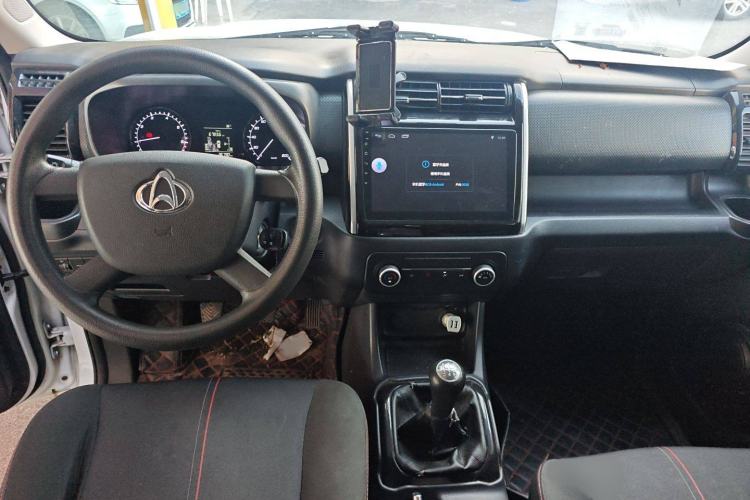 Used CHANGAN OSHAN X70A 2019 1.5L Manual Basic Version China VI Standard Interior 3