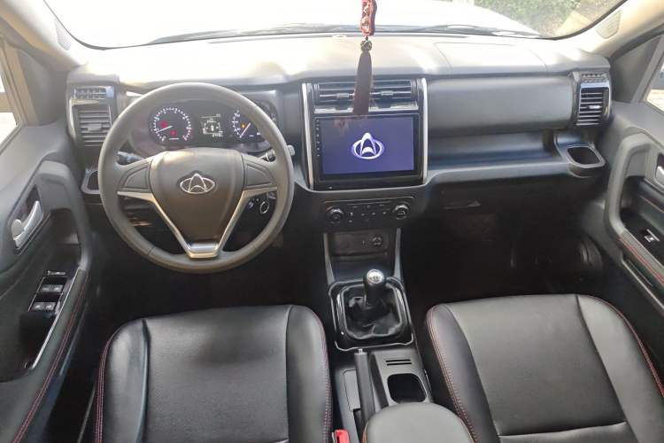 Used CHANGAN OSHAN X70A 2019 1.5L Manual Standard Version China VI Interior 3