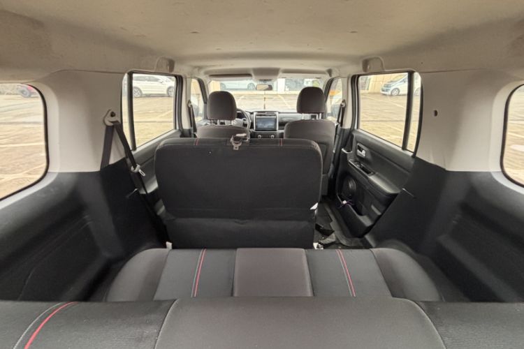 Used CHANGAN OSHAN X70A 2019 1.5L Manual Basic Version China VI Standard Interior 3