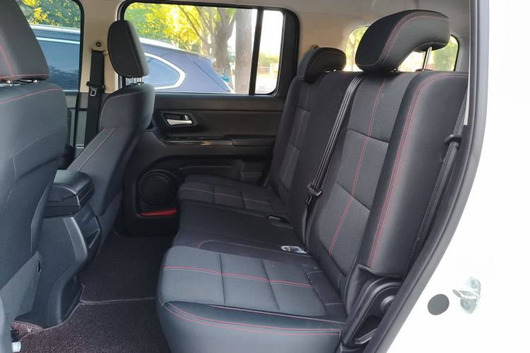 Used CHANGAN OSHAN X70A 2019 1.5L Manual Basic Version China VI Standard Interior 4