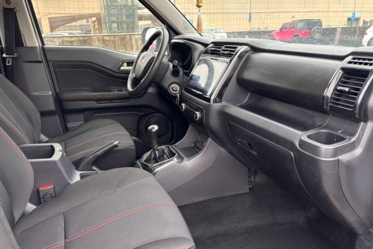 Used CHANGAN OSHAN X70A 2019 1.5L Manual Basic Version China VI Standard Interior 4