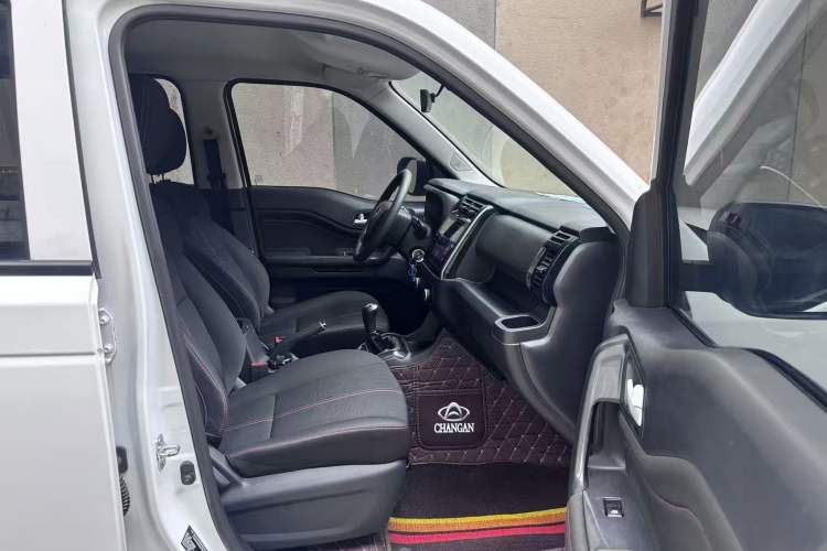 Used CHANGAN OSHAN X70A 2019 1.5L Manual Basic Version China VI Standard Interior 5