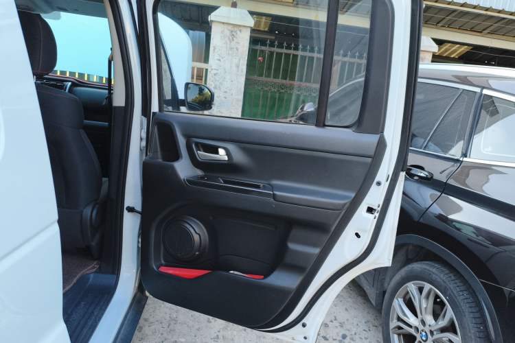 Used CHANGAN OSHAN X70A 2019 1.5L Manual Basic Version China VI Standard Interior 6