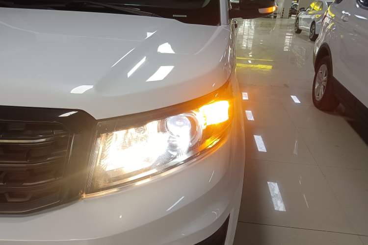 Used CHANGAN OSHAN X70A 2019 1.5L Manual Basic Version China VI Standard Left Front Headlight