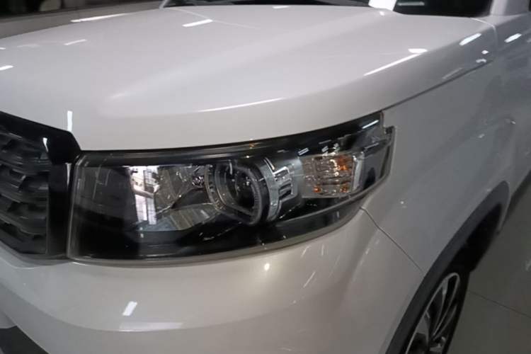 Used CHANGAN OSHAN X70A 2019 1.5L Manual Basic Version China VI Standard Left Front Headlight