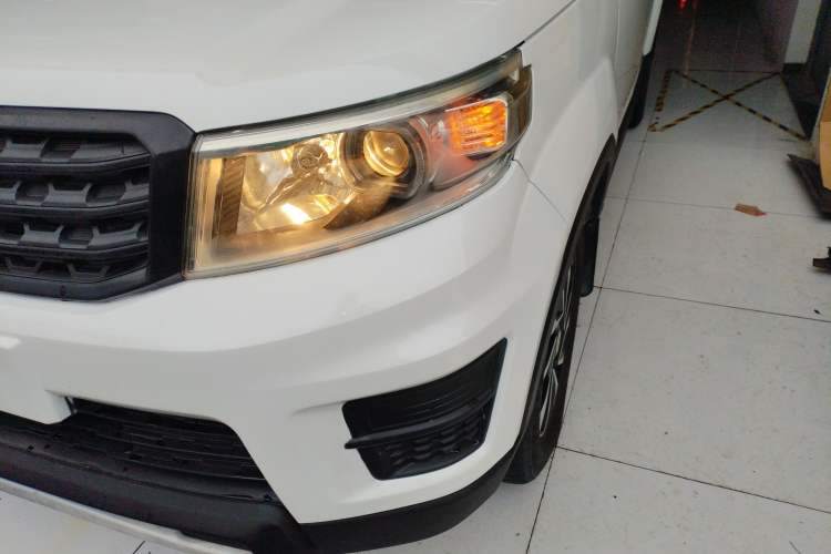 Used CHANGAN OSHAN X70A 2019 1.5L Manual Basic Version China VI Standard Left Front Headlight