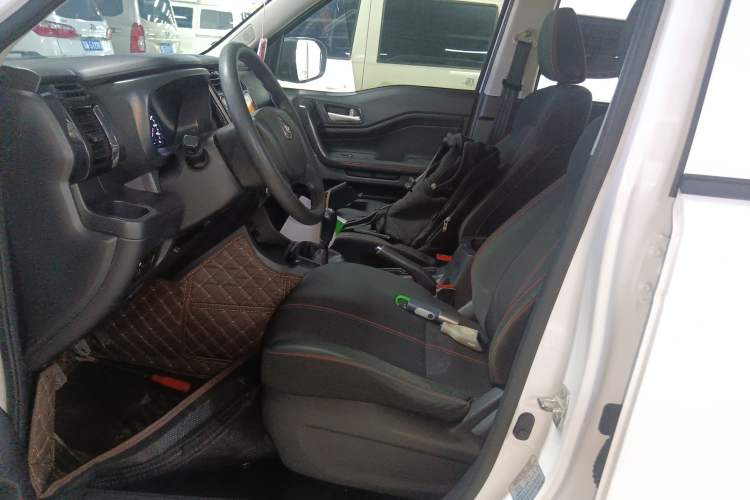 Used CHANGAN OSHAN X70A 2019 1.5L Manual Basic Version China VI Standard Left Front Seat