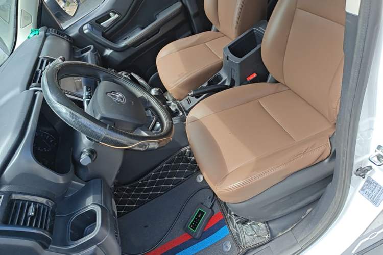 Used CHANGAN OSHAN X70A 2019 1.5L Manual Basic Version China VI Standard Left Front Seat