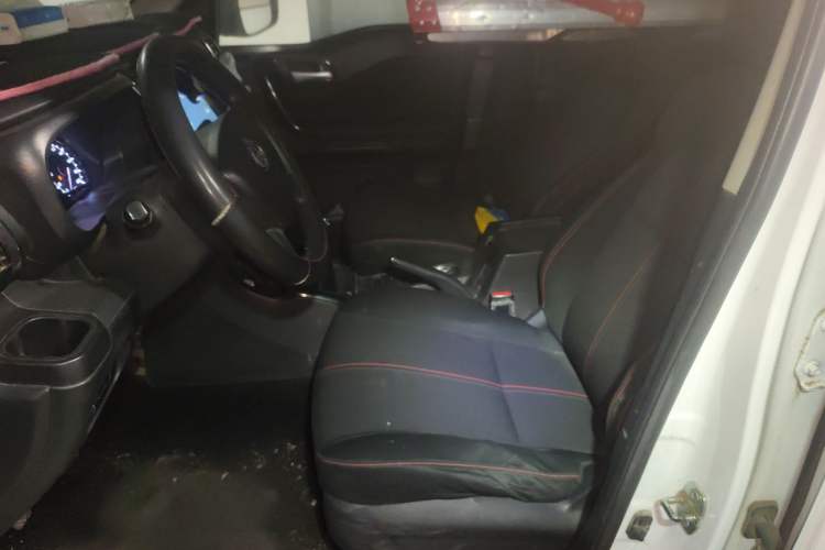 Used CHANGAN OSHAN X70A 2019 1.5L Manual Basic Version China VI Standard Left Front Seat