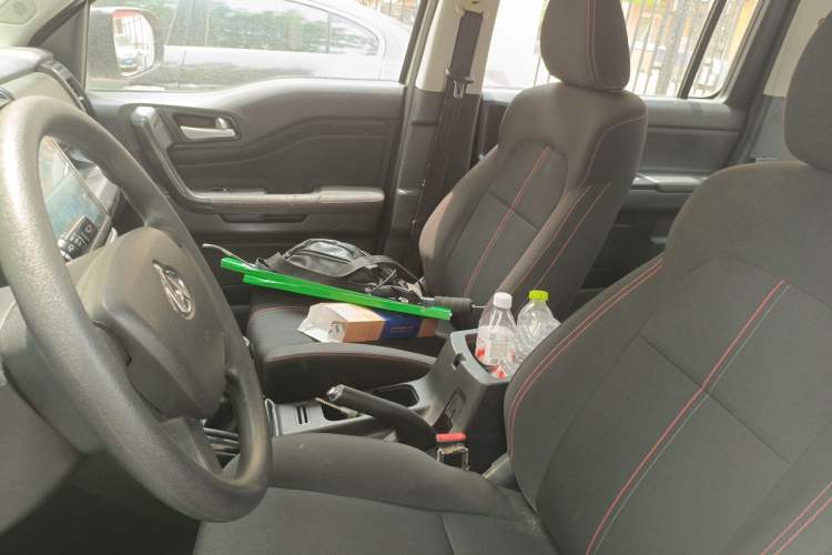 Used CHANGAN OSHAN X70A 2019 1.5L Manual Basic Version China VI Standard Left Front Seat