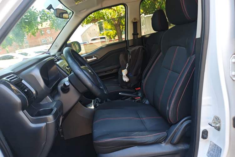 Used CHANGAN OSHAN X70A 2019 1.5L Manual Basic Version China VI Standard Left Front Seat