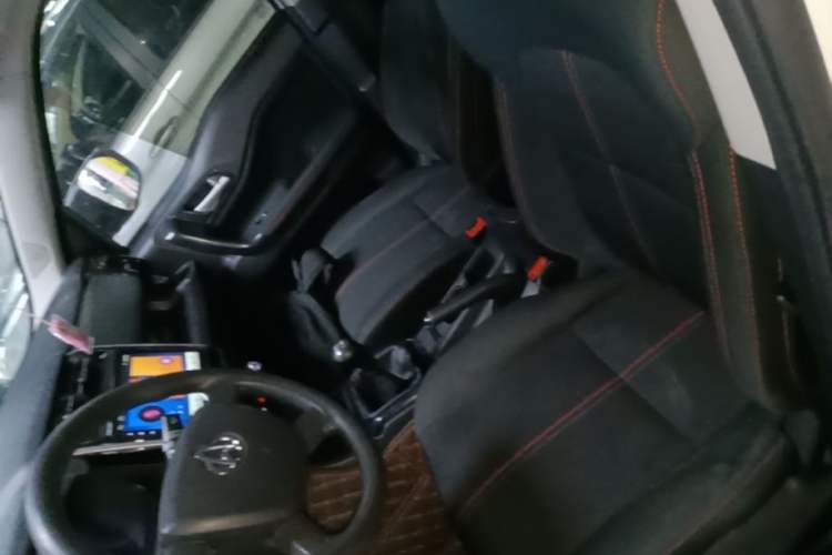 Used CHANGAN OSHAN X70A 2019 1.5L Manual Basic Version China VI Standard Left Front Seat