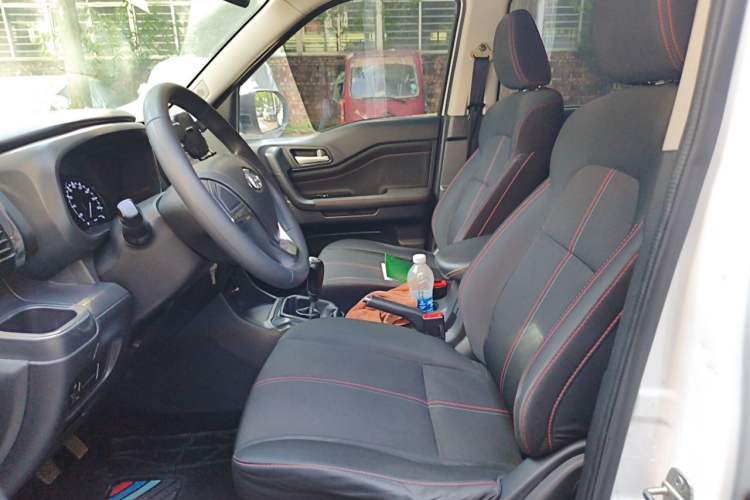 Used CHANGAN OSHAN X70A 2019 1.5L Manual Comfort Model China VI Standard Left Front Seat