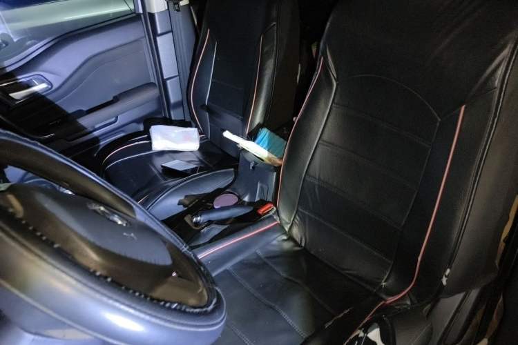 Used CHANGAN OSHAN X70A 2019 1.5L Manual Basic Version China VI Standard Left Front Seat